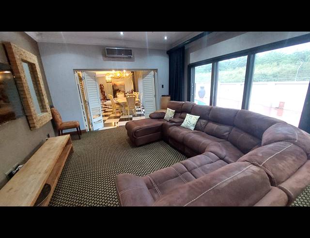 3 BEDROOM TOWNHOUSE FOR SALE IN SHELLY BEACH